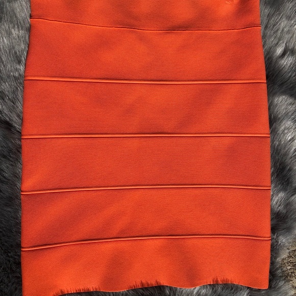 BCBGMaxAzria🌼Bandage Skirt, Size Med. - Picture 2 of 3